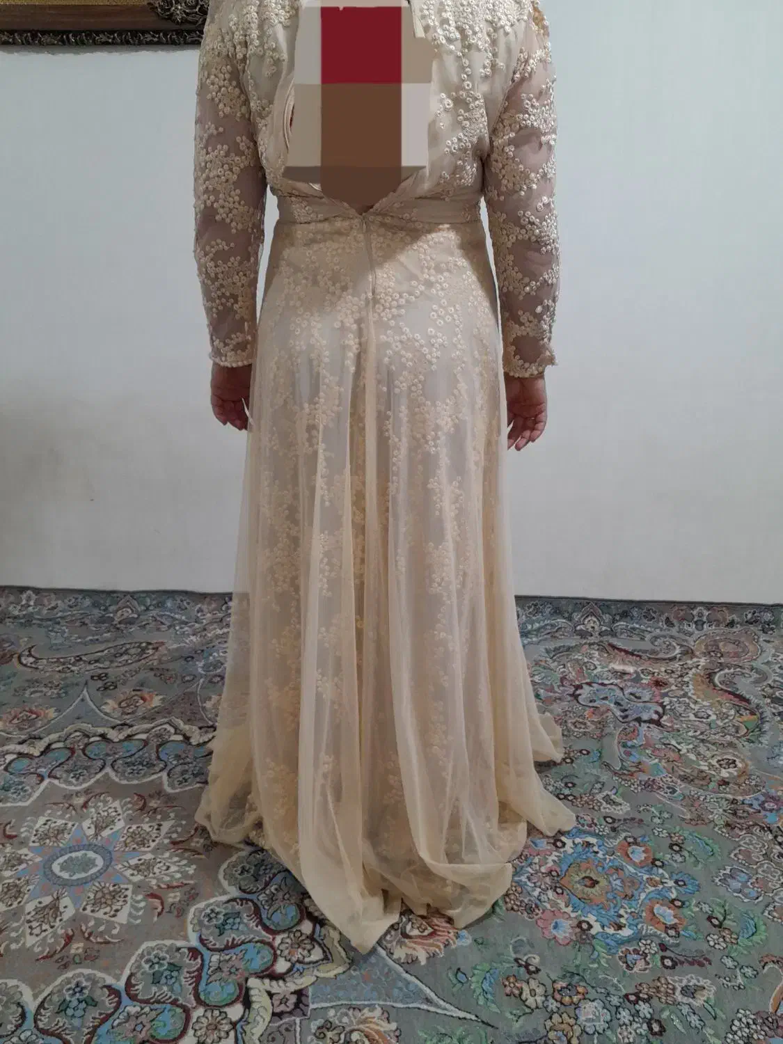 لباس مجلسی|لباس|کنگاور, |دیوار