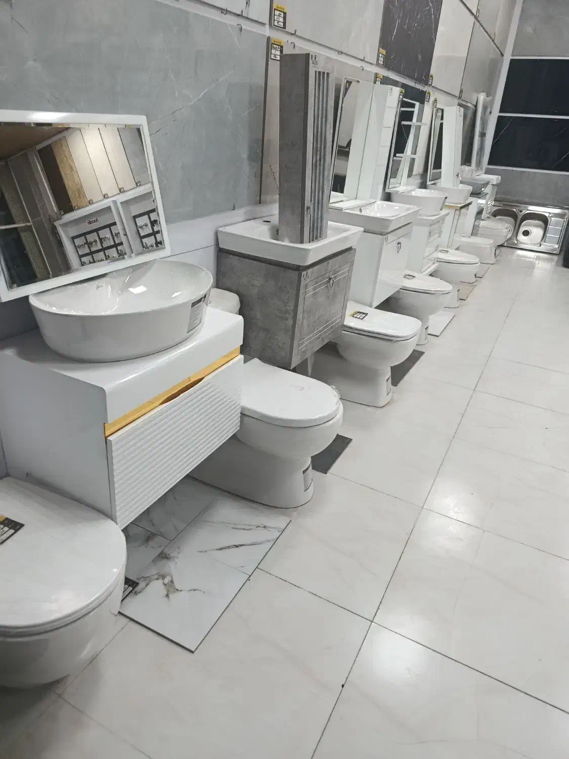 روشویی کابینتی در تنوع بالا|لوازم سرویس بهداشتی|خمینیشهر, |دیوار