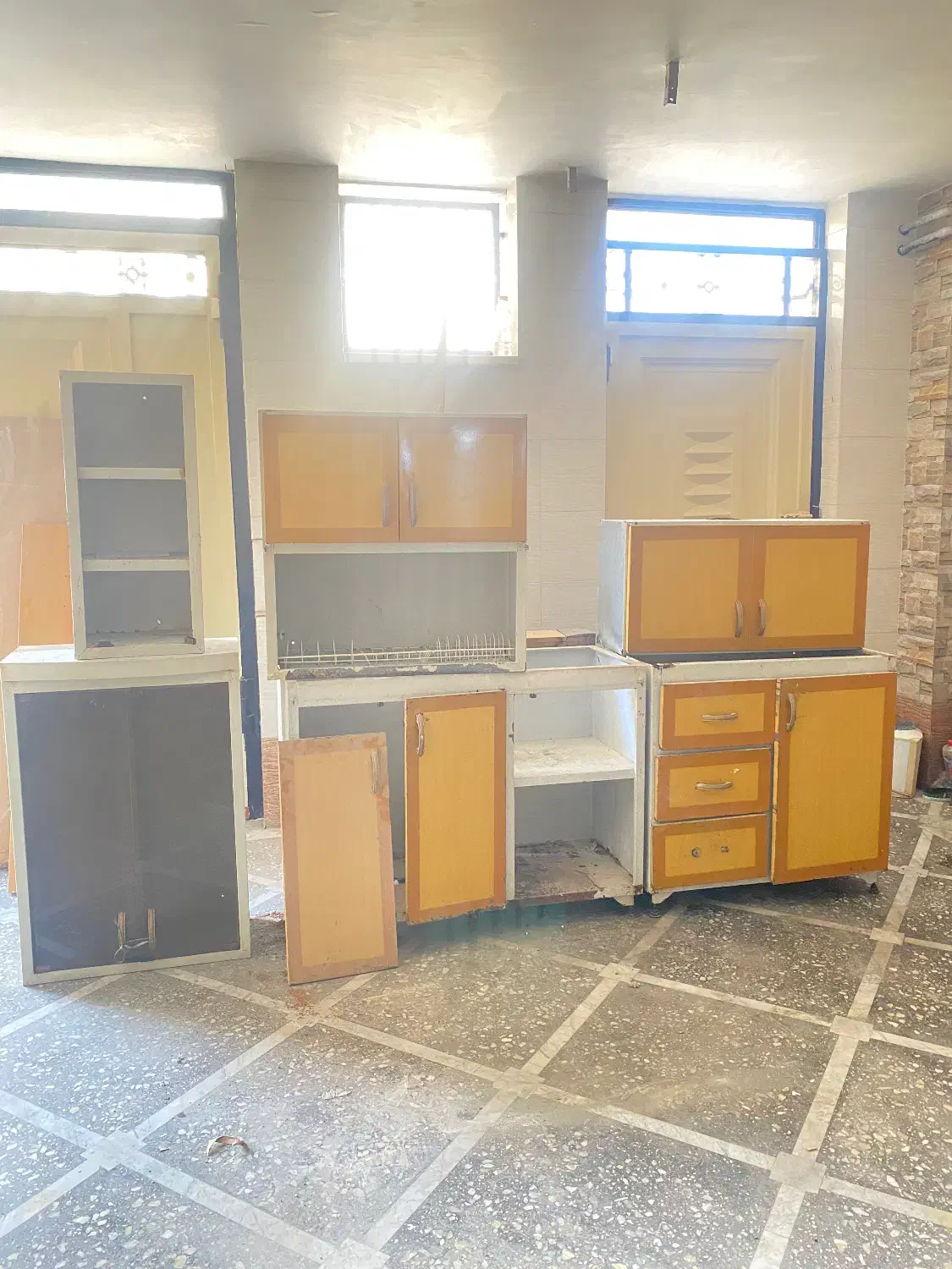 ۴ عدد درِ سالم + کابینت آشپزخانه|مصالح و تجهیزات ساختمان|گرگان, |دیوار