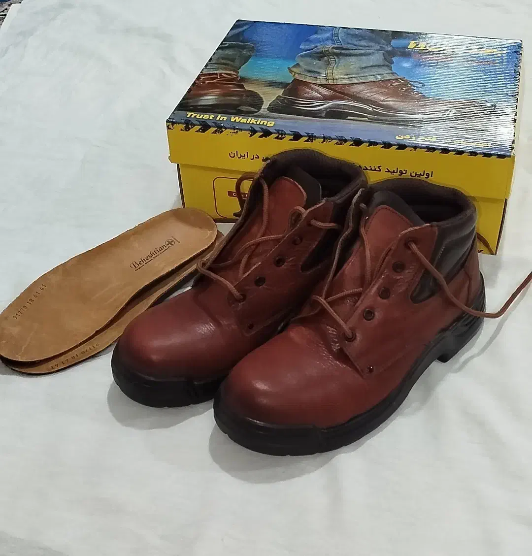 کفش کار بهشتیان سایز ۴۲ و کفش کار لوتوس و پاتن 43|کیف، کفش، کمربند|فلاورجان, |دیوار