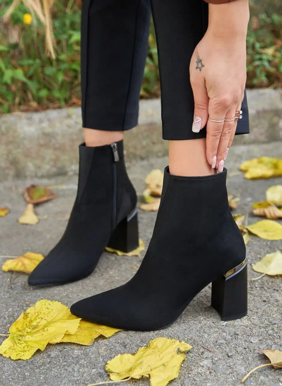 کفش|کیف، کفش، کمربند|ساری, |دیوار