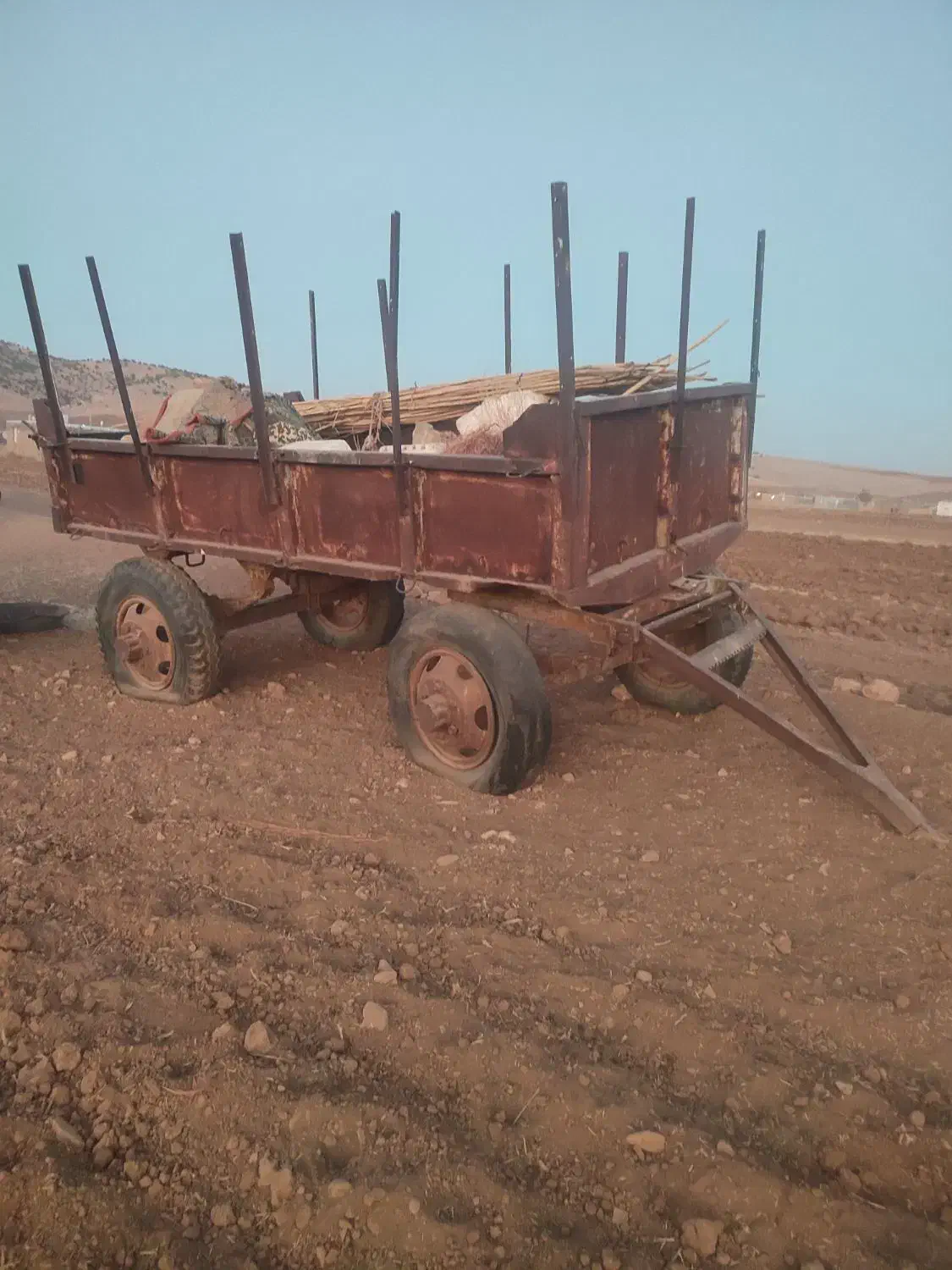 تریلی چهارچرخ معمولی|خودرو سنگین|ایوان, |دیوار