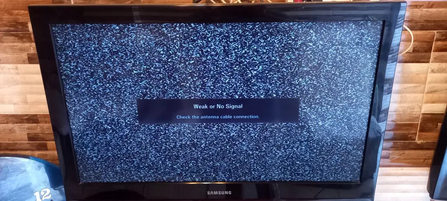 ال سی دی ۳۲ سامسونگ اصلی|تلویزیون و پروژکتور|آستانه اشرفیه, |دیوار