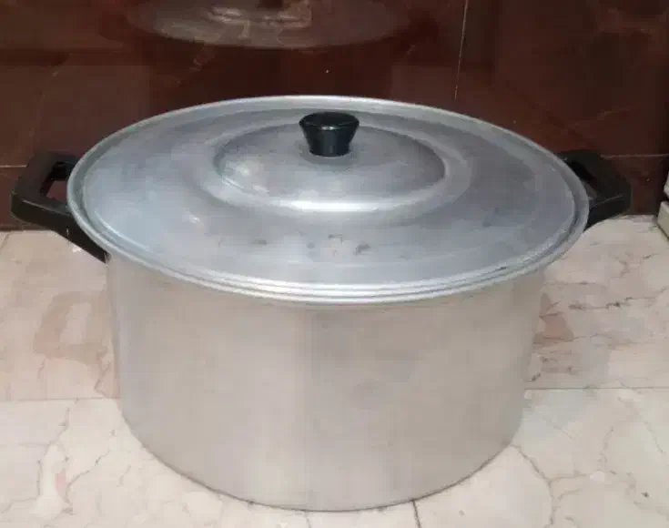 قابلمه روحی|ظروف پخت‌وپز|مینودشت, |دیوار