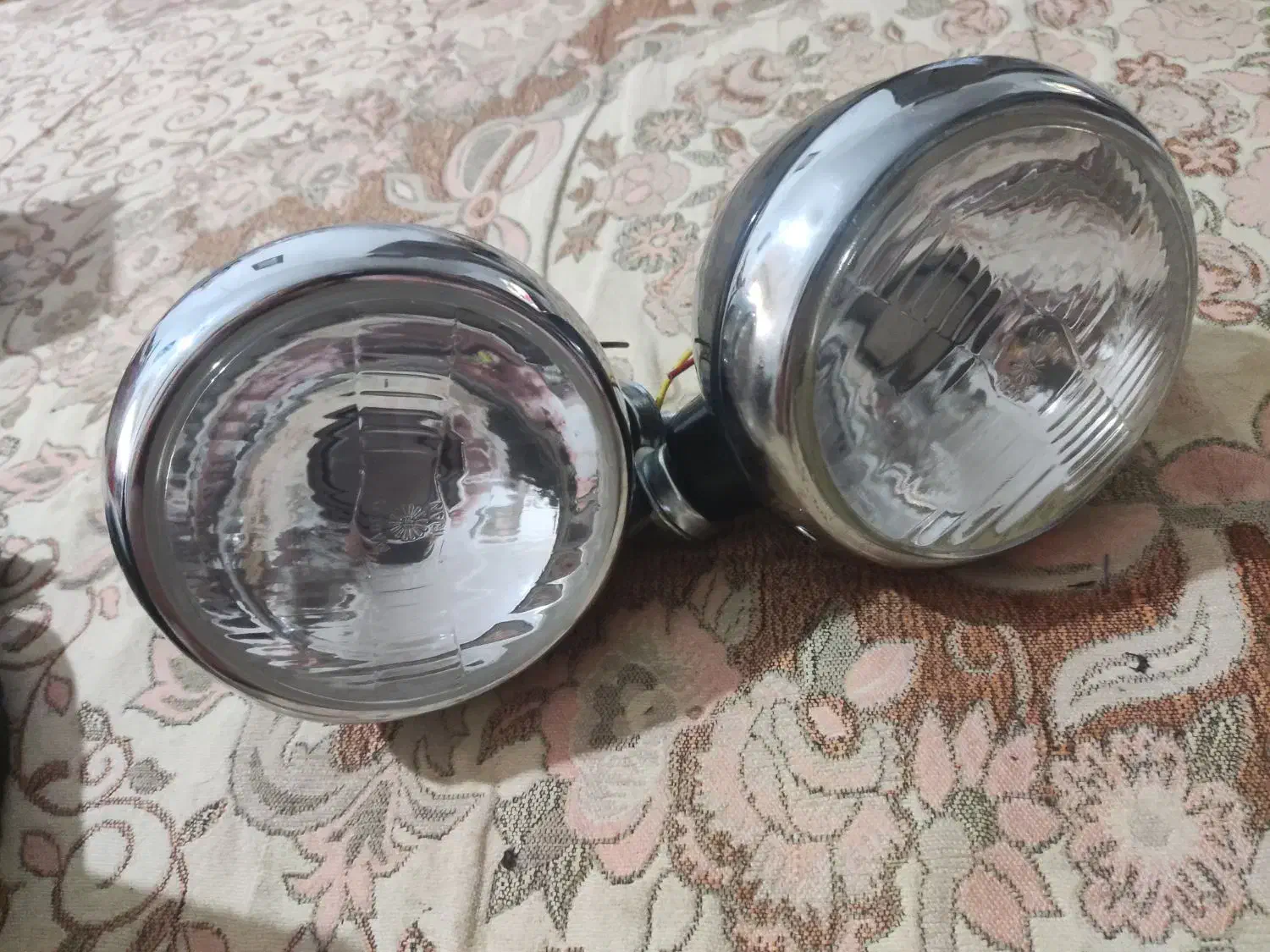 یک جفت چراغ جلو نیسان و یک جفت کفش کار نو|قطعات یدکی و لوازم جانبی|مشهد, امیریه|دیوار