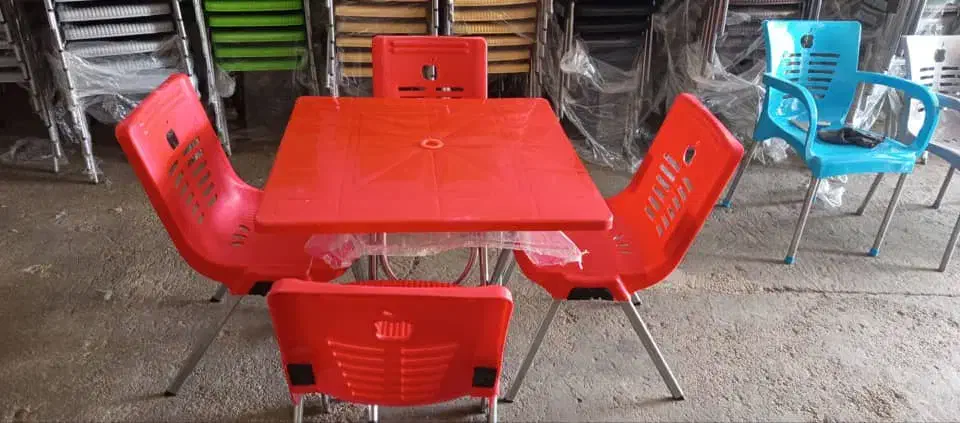 صندلی پایه فلزی بدون دسته|صندلی و نیمکت|مرودشت, فاز اول شهرک فرهنگیان|دیوار