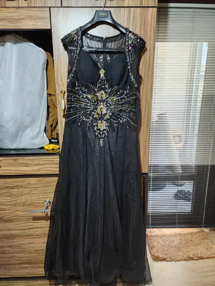 لباس شب|لباس|چابکسر, |دیوار