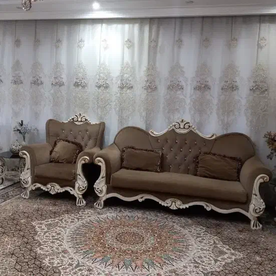 مبل ۷ نفره و میز ناهارخوری|مبلمان خانگی و میز عسلی|تهران, صادقیه|دیوار