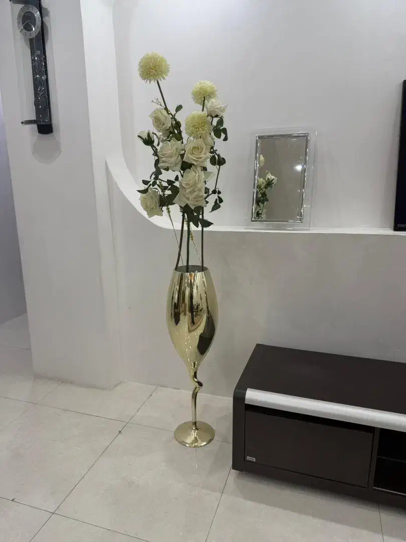 گلدان با گل|گل مصنوعی|گرگان, |دیوار