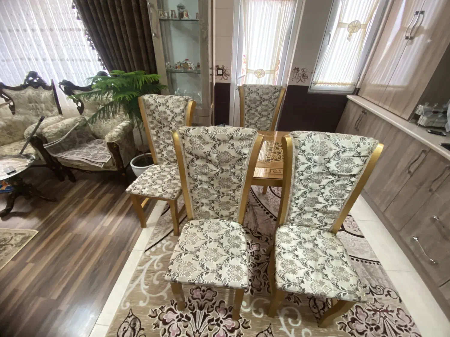 میز غذاخوری|میز و صندلی غذاخوری|اردبیل, |دیوار