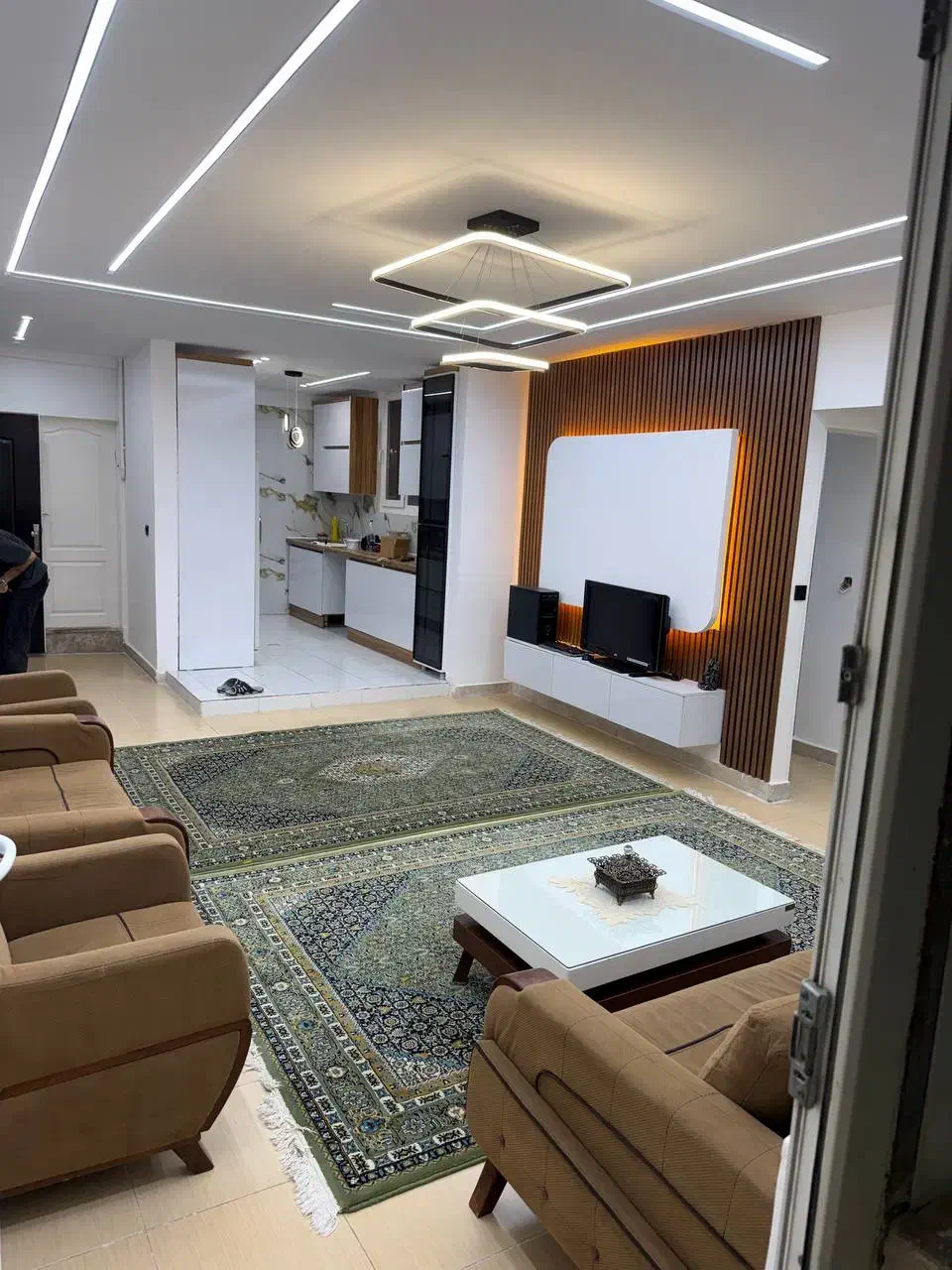 آپارتمان ۹۲ متری فاز ۶ با پارکنیگ و انباری|فروش آپارتمان|پرند, فاز ۶|دیوار