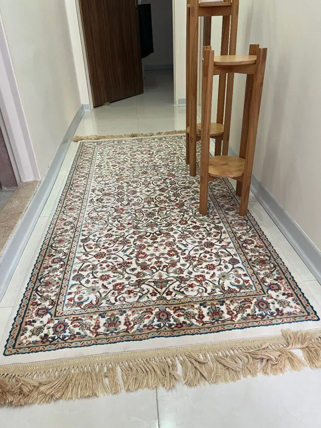 فرش ماشینی رادین اصفهان گل برجسته ۱ در ۲|فرش|بندرعباس, |دیوار