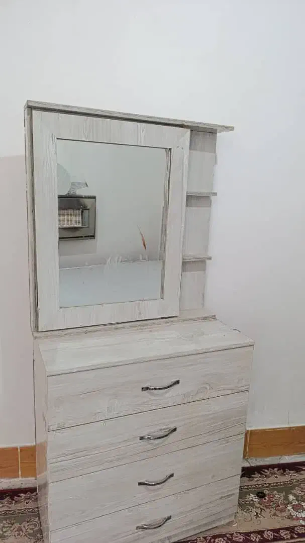 تخته خواب و دراور و کمد|تخت و سرویس خواب|جره و بالاده, |دیوار