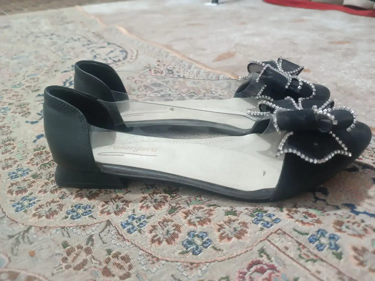 کفش مجلسی|کیف، کفش، کمربند|مرودشت, مسجد رسول‎|دیوار