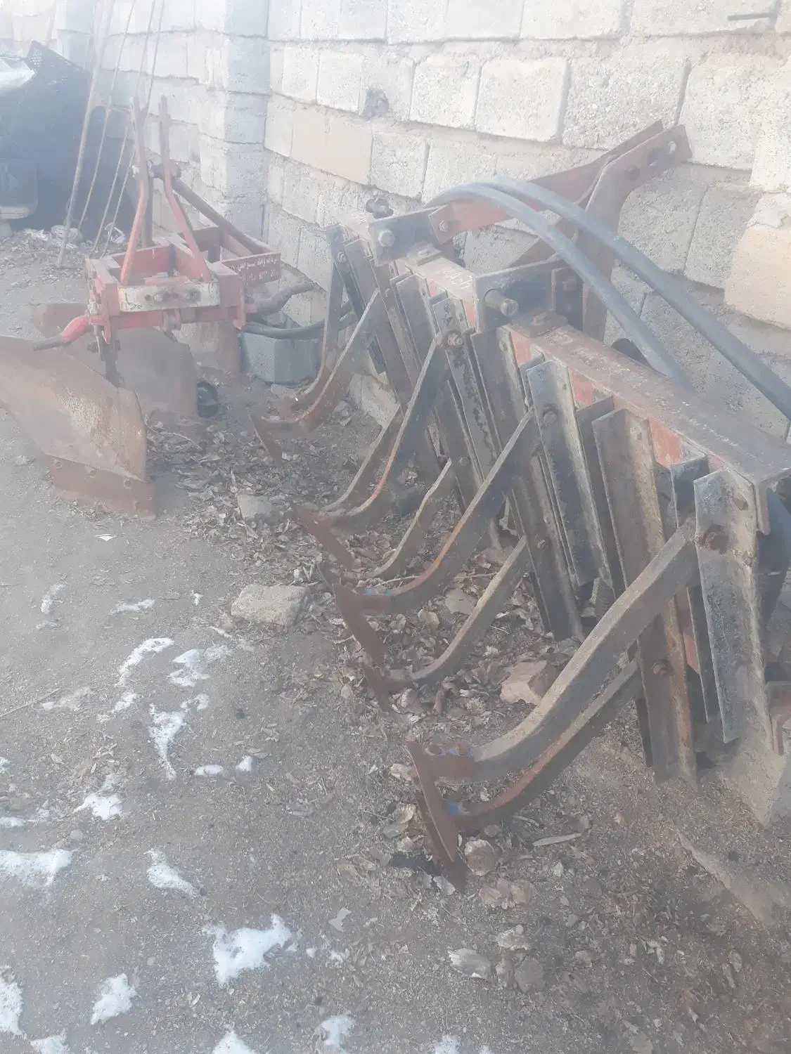 گاو اهن|ماشین‌آلات صنعتی|انزل, |دیوار