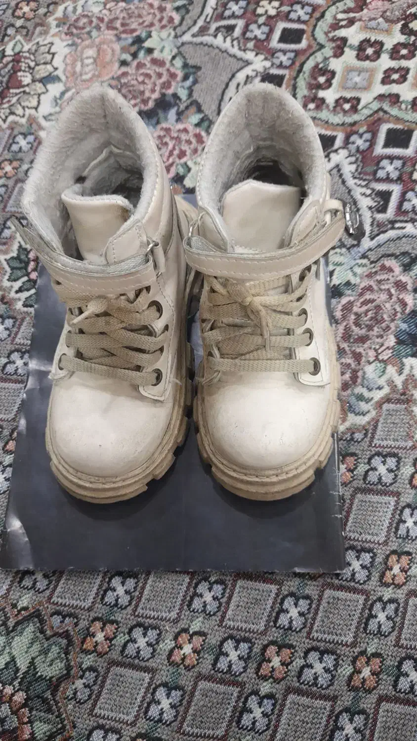 پوتیندخترانهسایز۲۸|کفش و لباس بچه|بروجرد, |دیوار