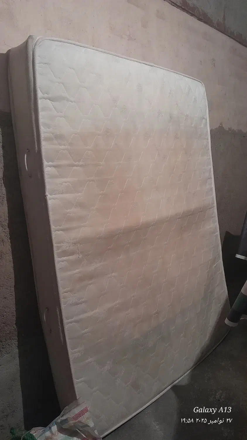 تشک|تشک تختخواب|بروجرد, |دیوار