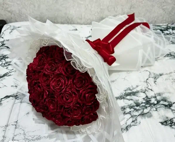 گُــل رُز روز مادر روز زن|گل مصنوعی|اصفهان, رزمندگان|دیوار