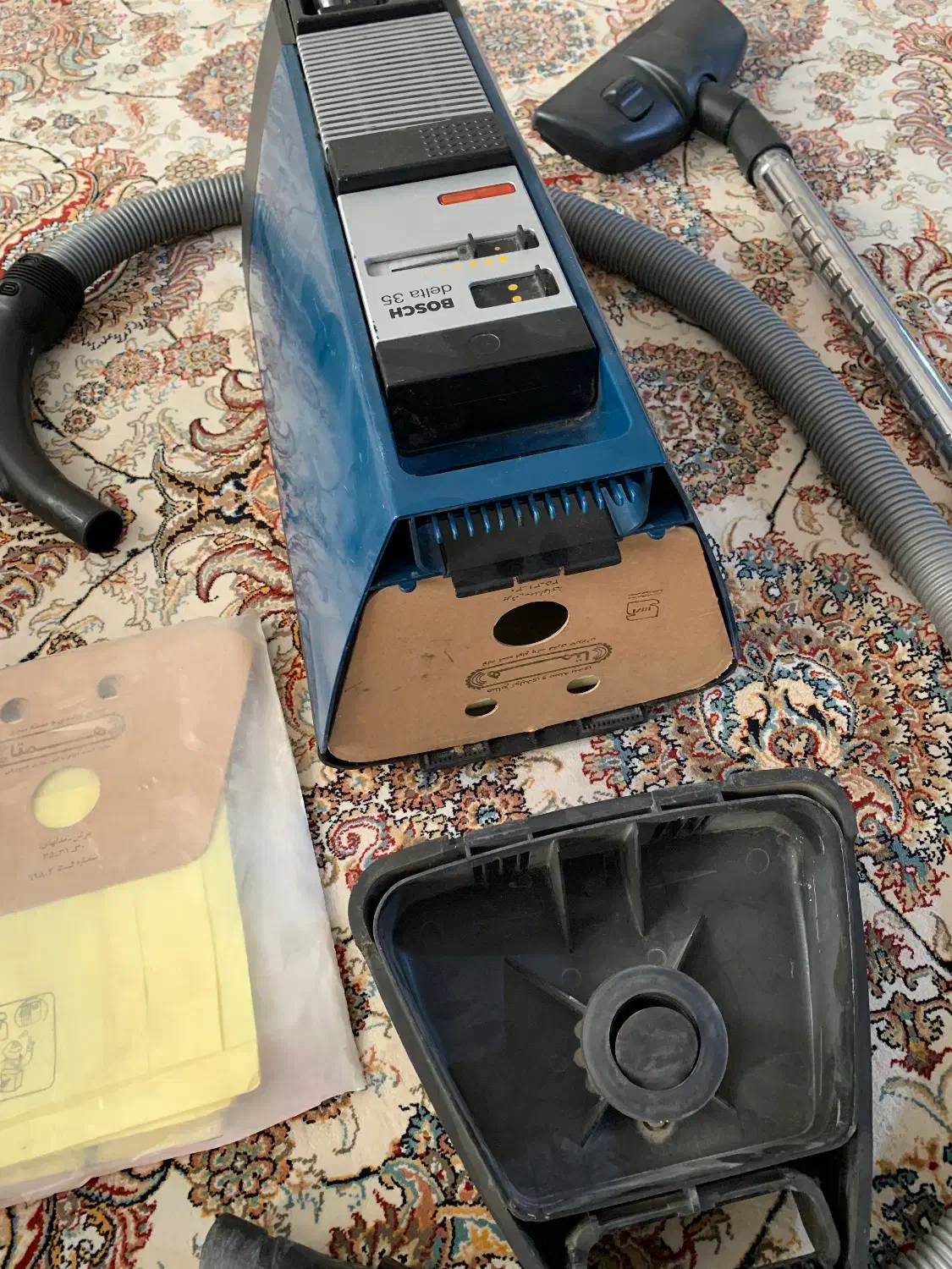 جاروبرقی بوش قدیمی کاملا سالم|جاروبرقی، جارو شارژی، بخارشو|اسلام‌شهر, شهرک قائمیه|دیوار