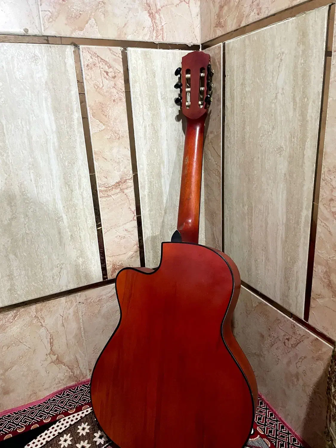 گیتار کلاسیک|گیتار، بیس، امپلیفایر|میناب, |دیوار