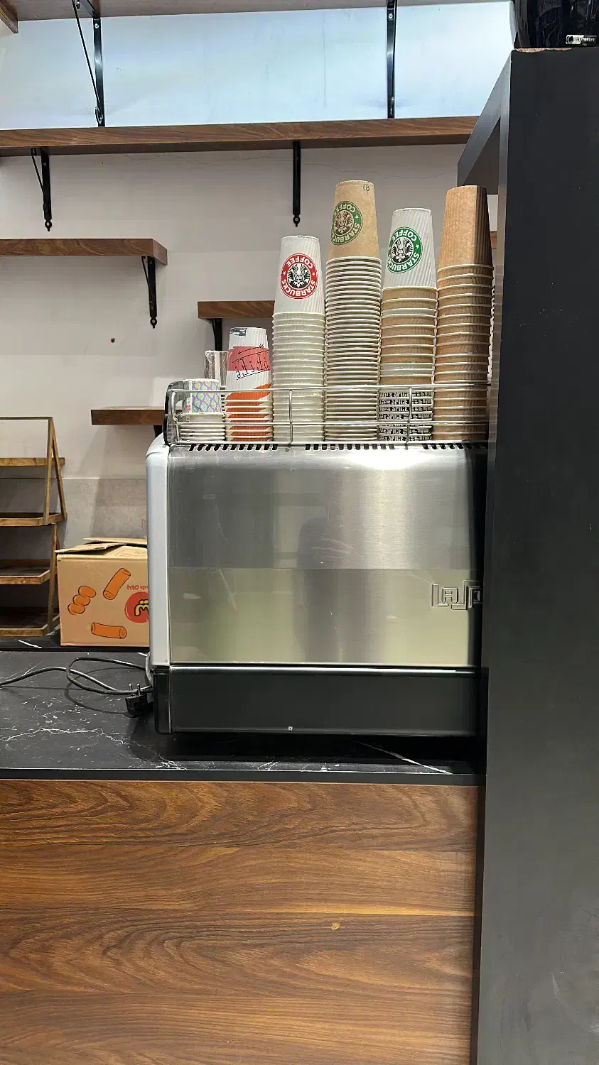 یک عدد دستگاه لاسپازیاله و اسیاب اسپانیایی|کافی‌شاپ و رستوران|نوشهر, |دیوار