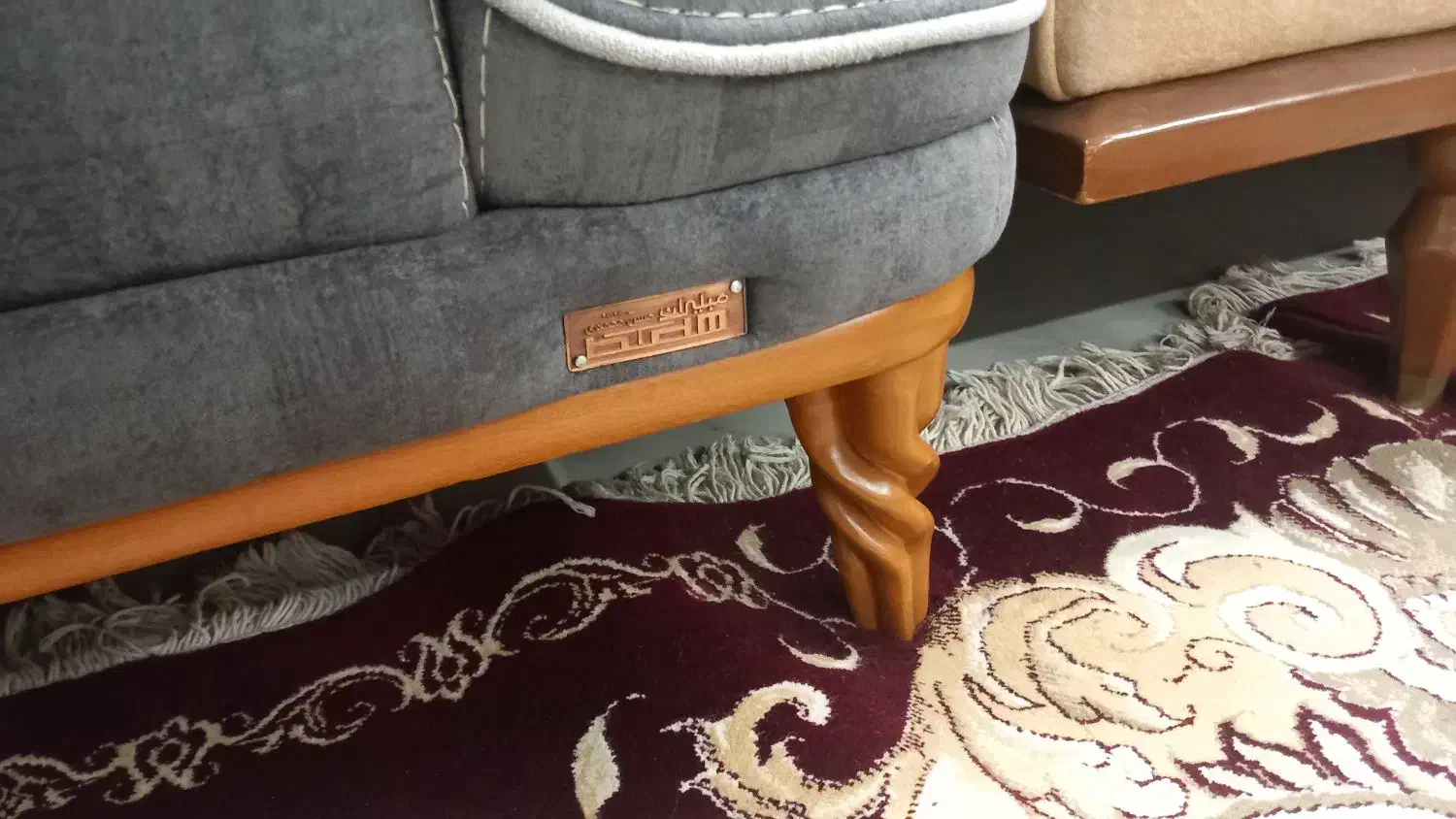 مبلمان|مبلمان خانگی و میز عسلی|اندیشه, اندیشه فاز ۱|دیوار