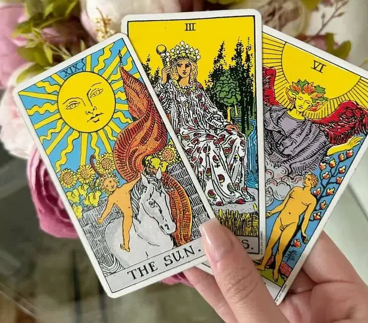 فال با تاروت و قهوه،آیینه ببینی بدون ردخور(تلفنی|خدمات پذیرایی، مراسم|تهران, ونک|دیوار