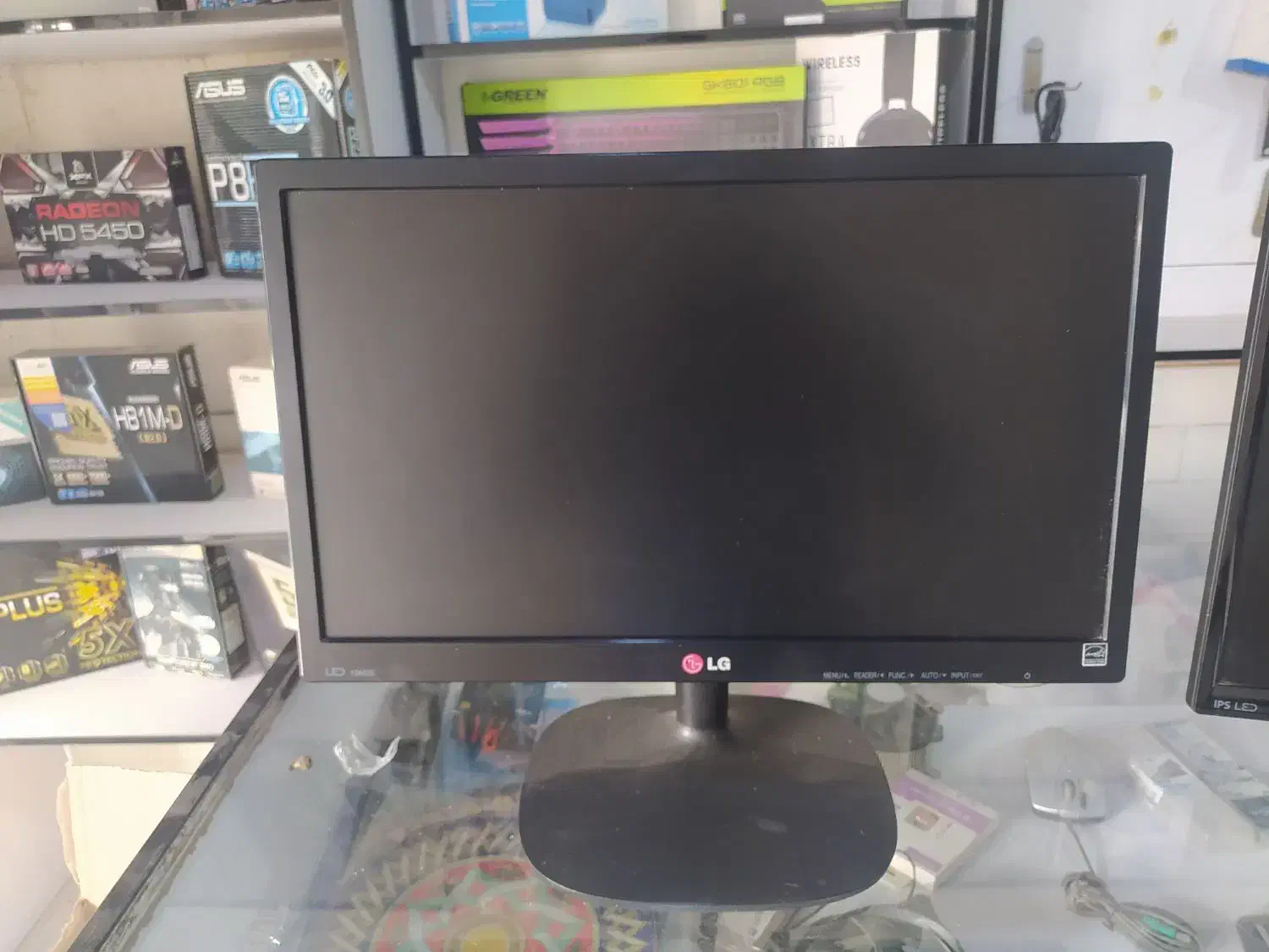 انواع مانیتور 17 و 19 و 22 اینچ سالم و به شرط|قطعات و لوازم جانبی رایانه|ساری, |دیوار