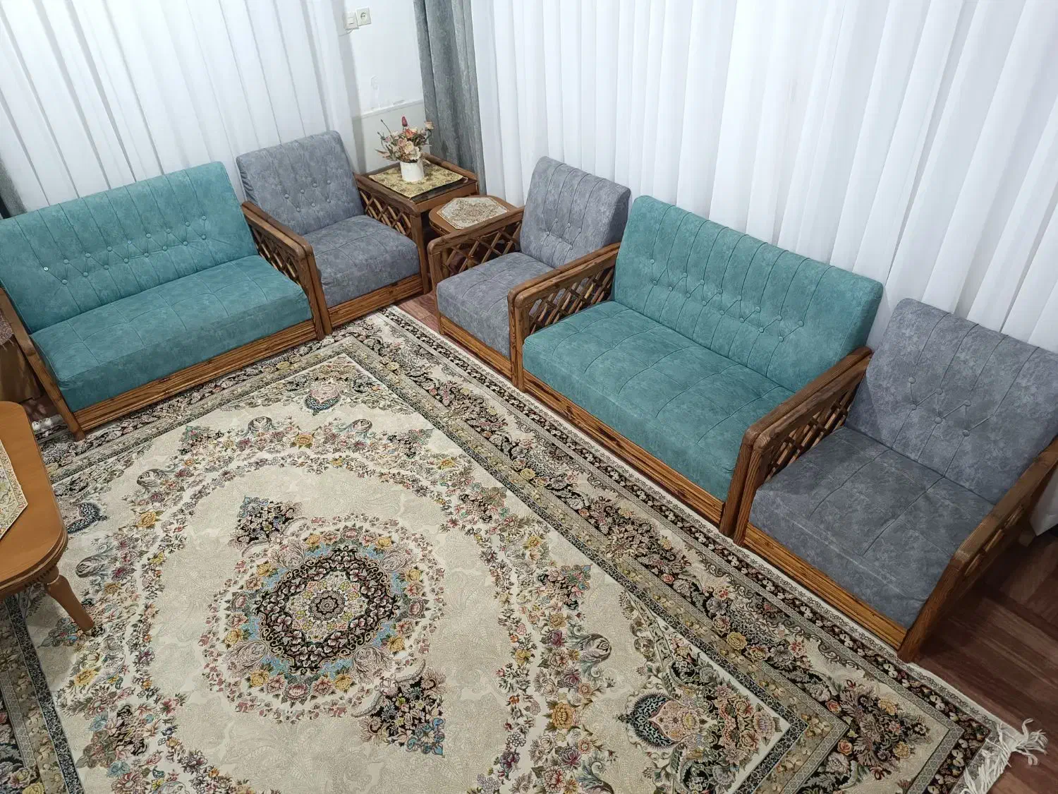 فروش مبلمان ۸ نفره در حد به علت تنوع تعویض میکنیم|مبلمان خانگی و میز عسلی|لنگرود, |دیوار