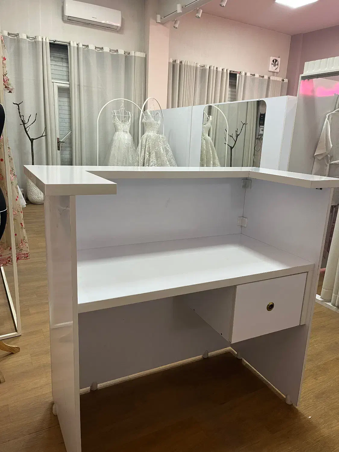 کانتر منشی MDF سالم|فروشگاه و مغازه|عباس‌آباد, |دیوار