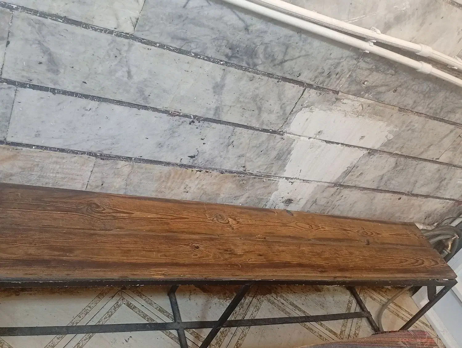 میزو نیمکت|صندلی و نیمکت|بومهن, |دیوار