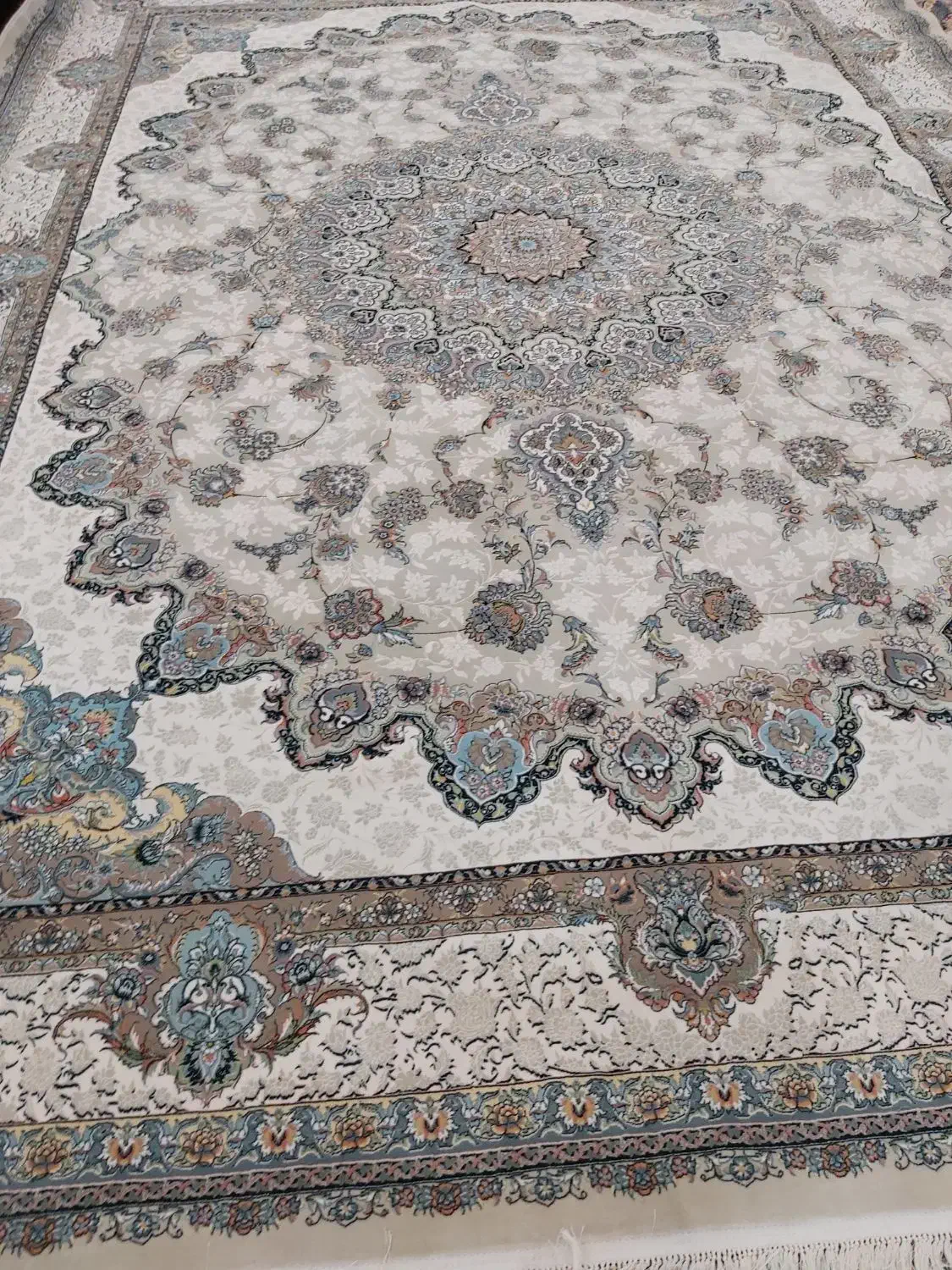 ۳تخته فرش ۱۲متری پاتریس ۱۲۰۰شانه تراکم ۳۶۰۰نونو|فرش|کرج, حصارک پایین|دیوار