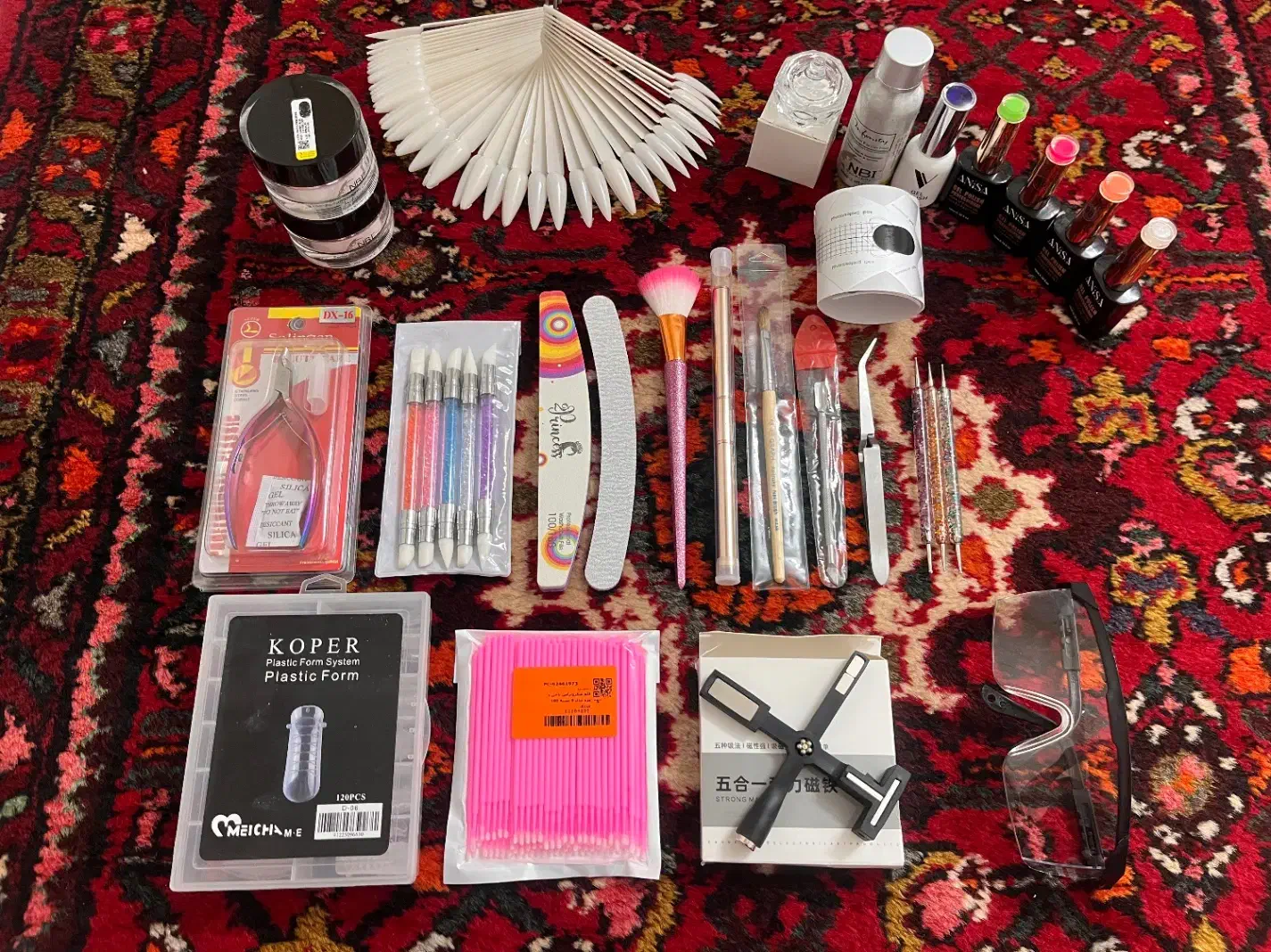 لوازم کاشت و طراحی ناخن ( بصورت تکی هم میفروشم )|آرایشی، بهداشتی، درمانی|ملایر, |دیوار