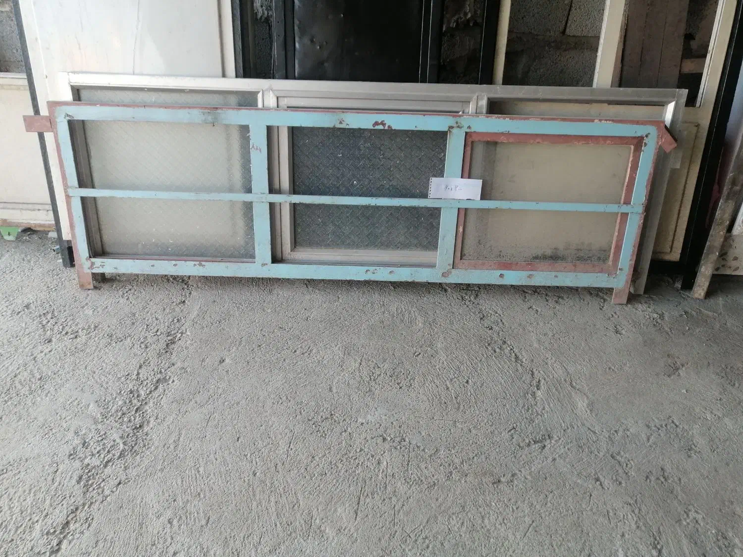 در وپنجره آهنی و آلمینیومی  سنگین قدیمی|مصالح و تجهیزات ساختمان|تبریز, |دیوار