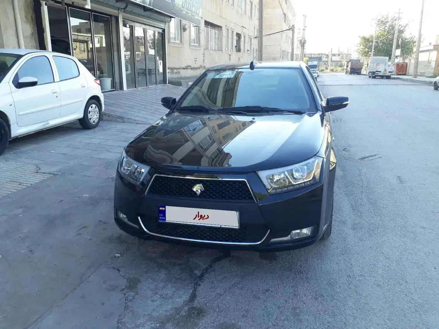 دنا معمولی|خودرو سواری و وانت|اصفهان, درب کوشک|دیوار