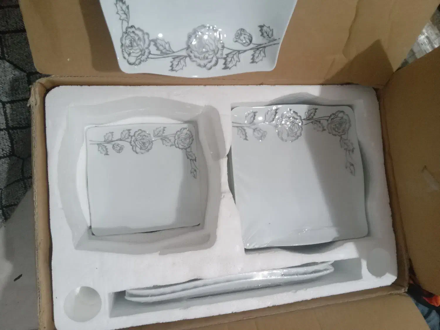 چینی پردیس 6نفره|ظروف سرو و پذیرایی|نهاوند, |دیوار