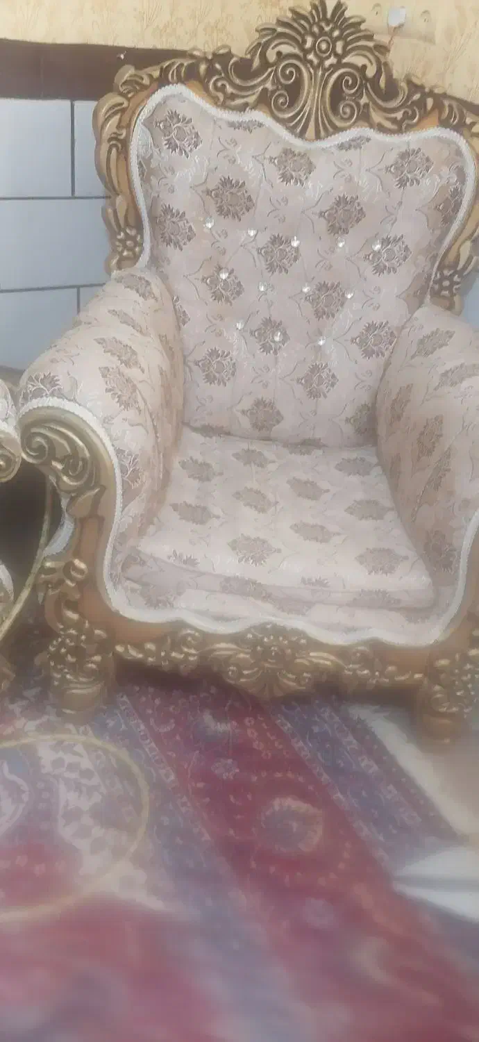 دودست مبلمان سلطنتی و راحتی روی هم چهارده نفره|مبلمان خانگی و میز عسلی|مسجد سلیمان, |دیوار