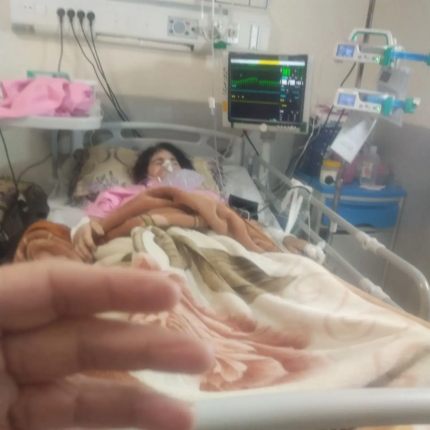 همراه بیمار میشم دربیمارستان|خدمات آرایشگری و زیبایی|کرمانشاه, |دیوار