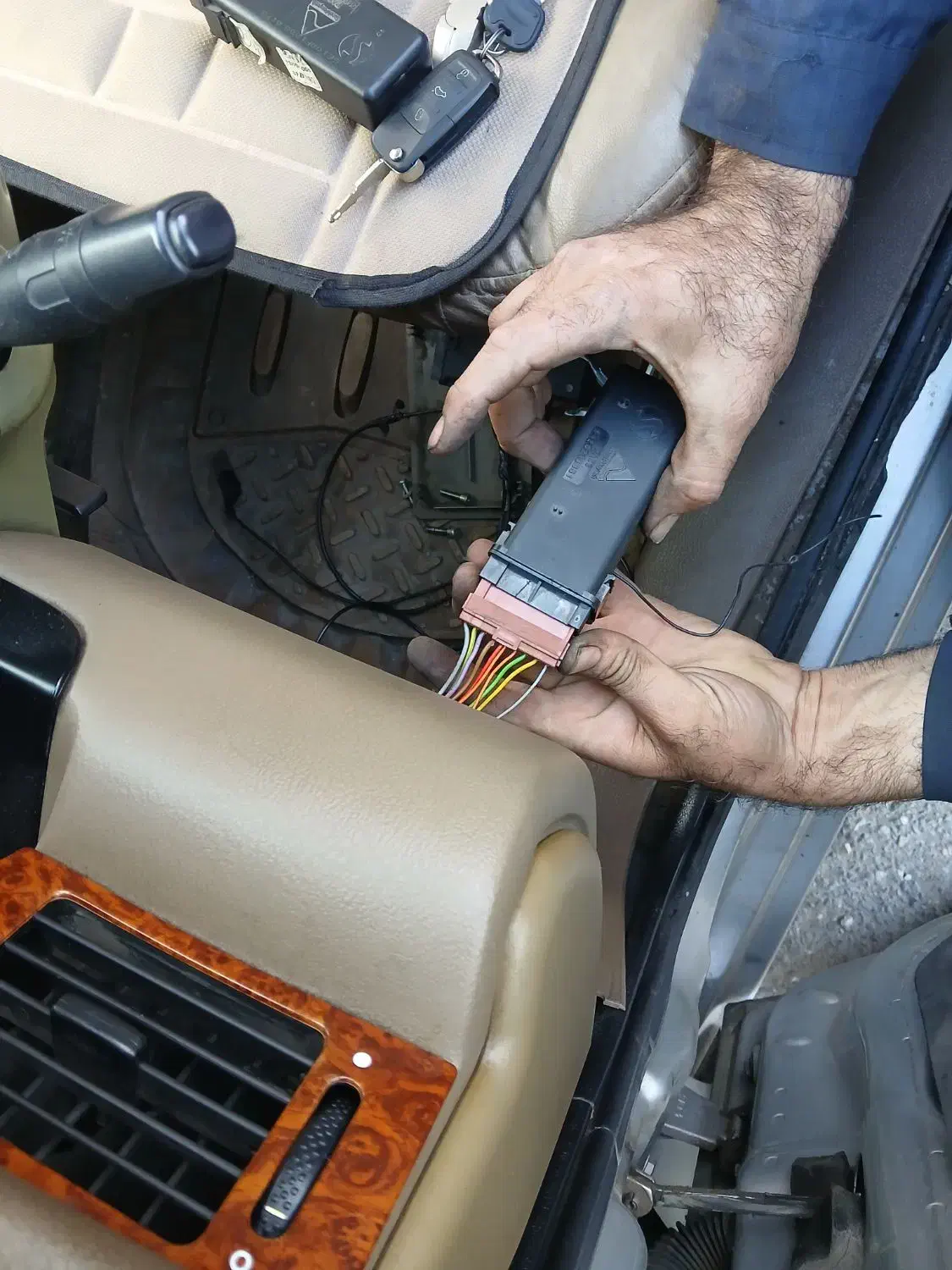 قفل سازی نصب دزدگیر|خدمات موتور و ماشین|رشت, حومه رشت|دیوار