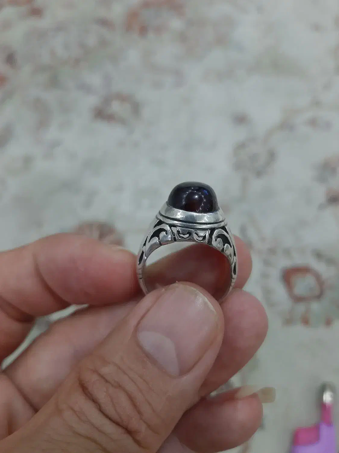 انگشتر عقیق سرخ کهنه|جواهرات|پرند, فاز ۲|دیوار