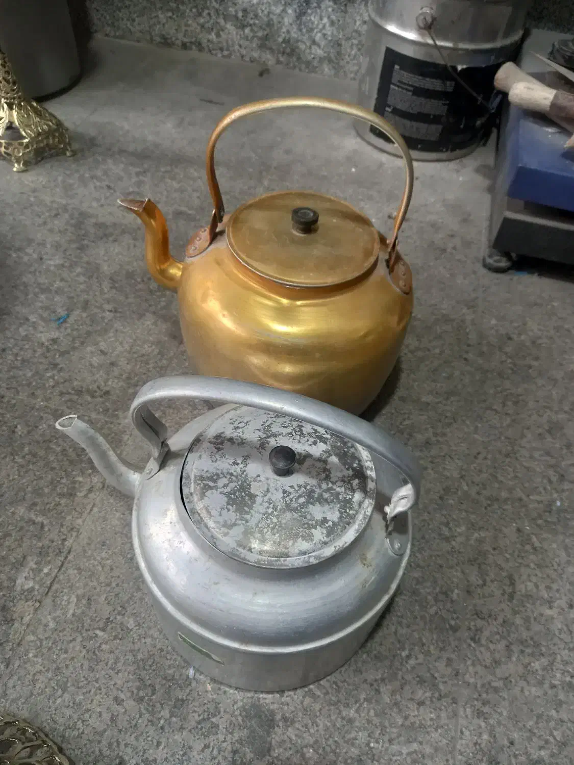 کتری روی وچراغ دیواری|قوری، کتری، قهوهساز دستی|پاکدشت, پاکدشت (مامازند)|دیوار