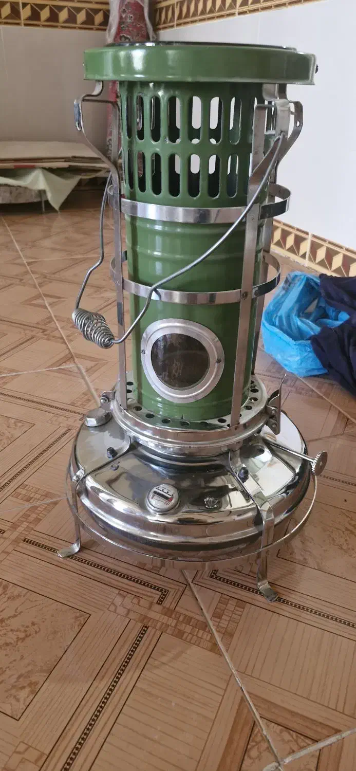 چراغ ساطع|کلکسیون اشیاء عتیقه|سرپل ذهاب, |دیوار