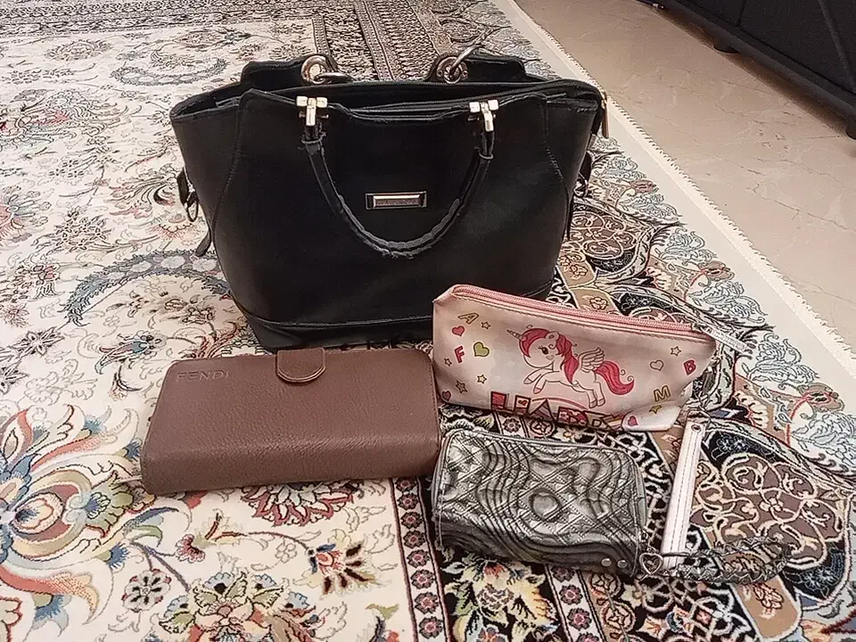 کیف|کیف، کفش، کمربند|قائن, |دیوار