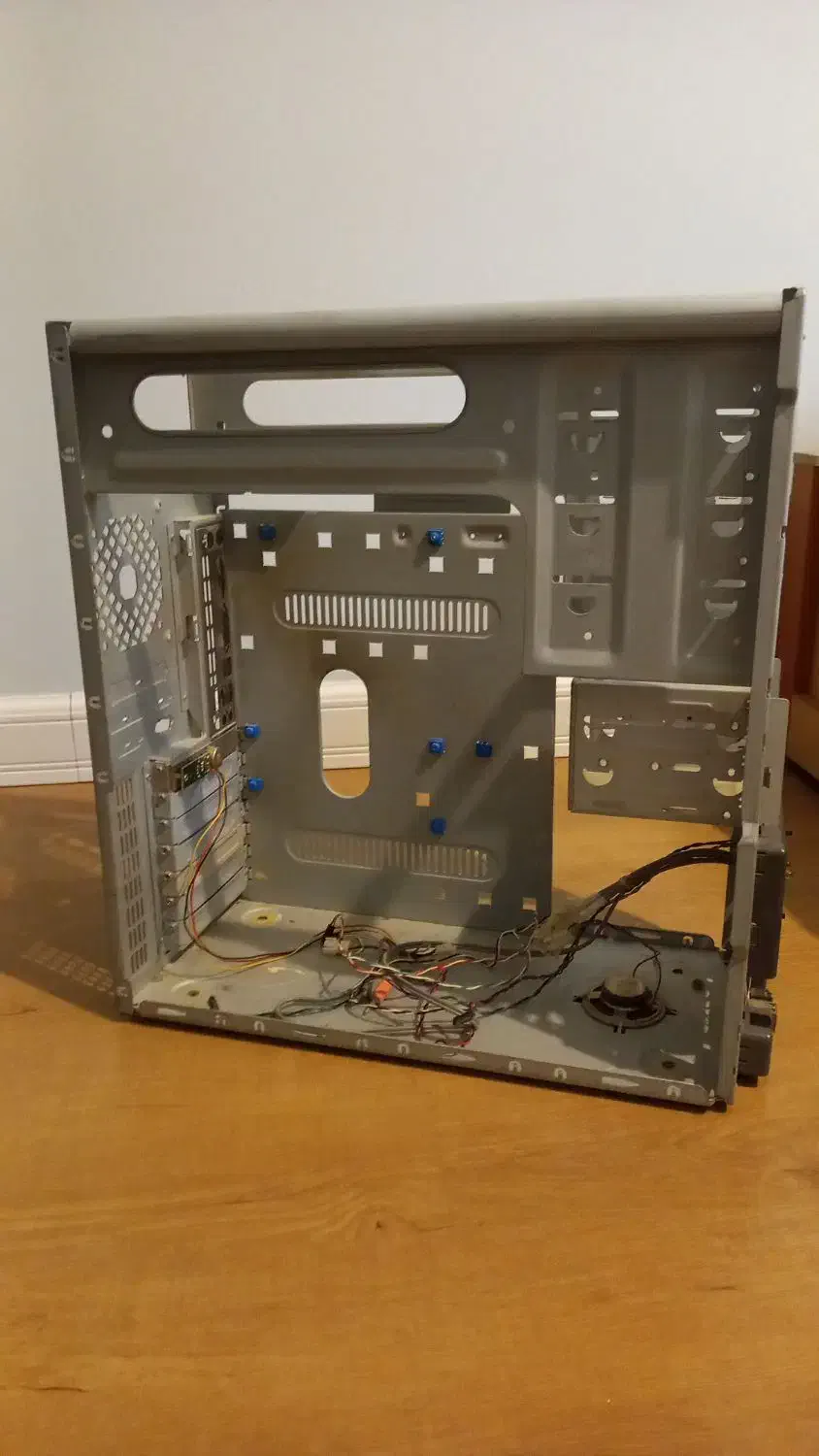 قاب کیس|رایانه رومیزی|گرگان, |دیوار