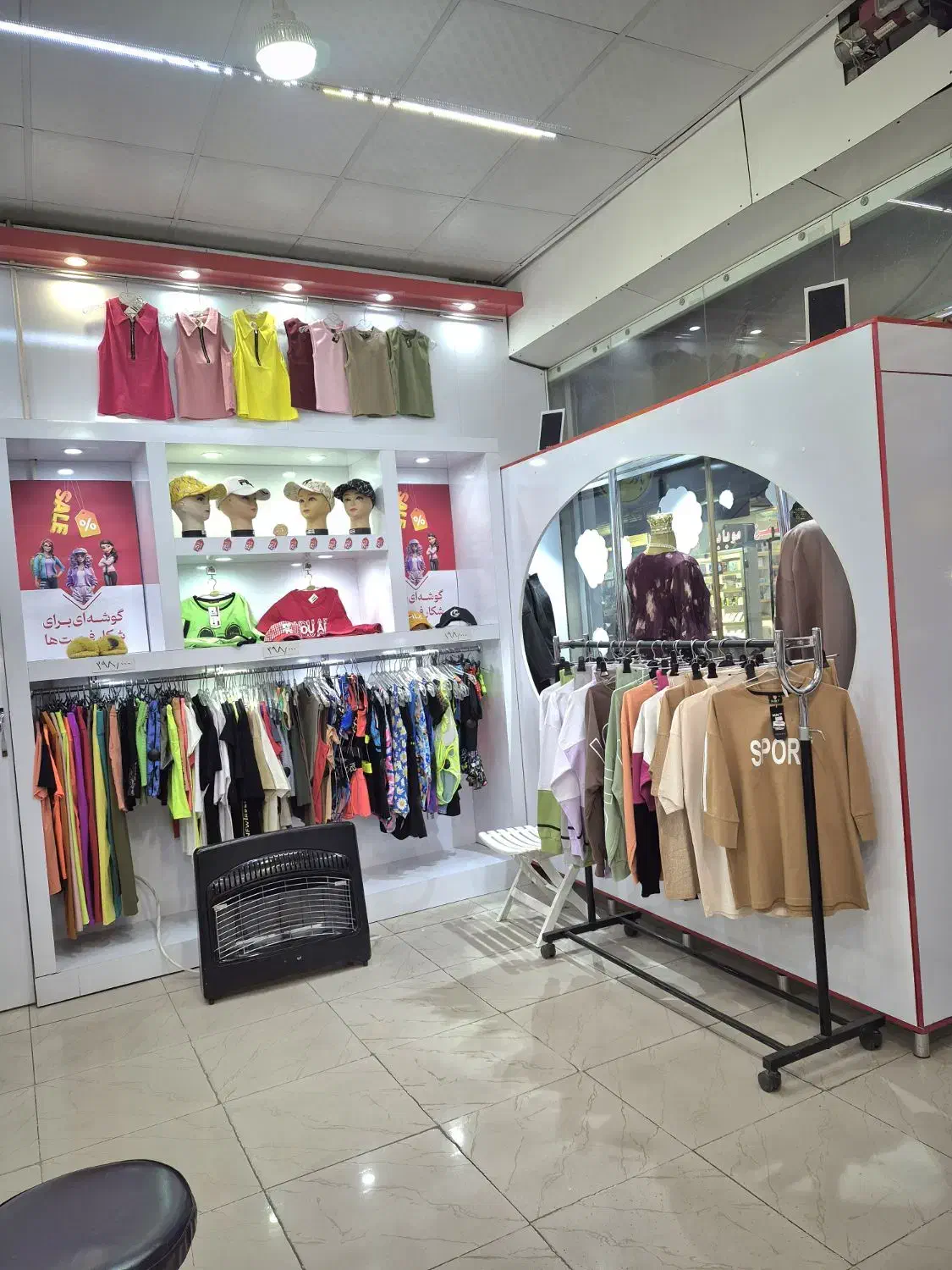 فروش فروشگاه پوشاک زنانه نجف آباد با سابقه|اجارهٔ مغازه و غرفه|نجف‌آباد, امام خمینی|دیوار