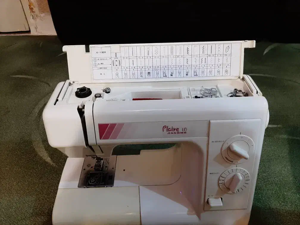 چرخ خیاطی ژانومه|چرخ خیاطی و ریسندگی|مریوان, |دیوار