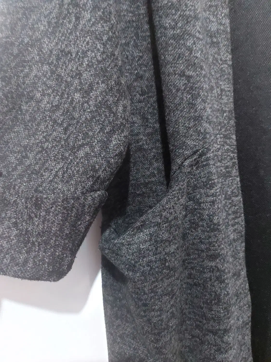 مانتو پشمی|لباس|آستانه اشرفیه, |دیوار