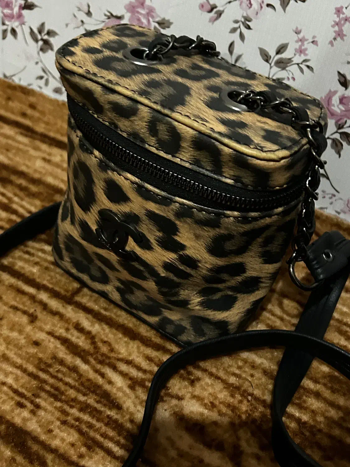 کیف پلنگی|کیف، کفش، کمربند|تبریز, |دیوار