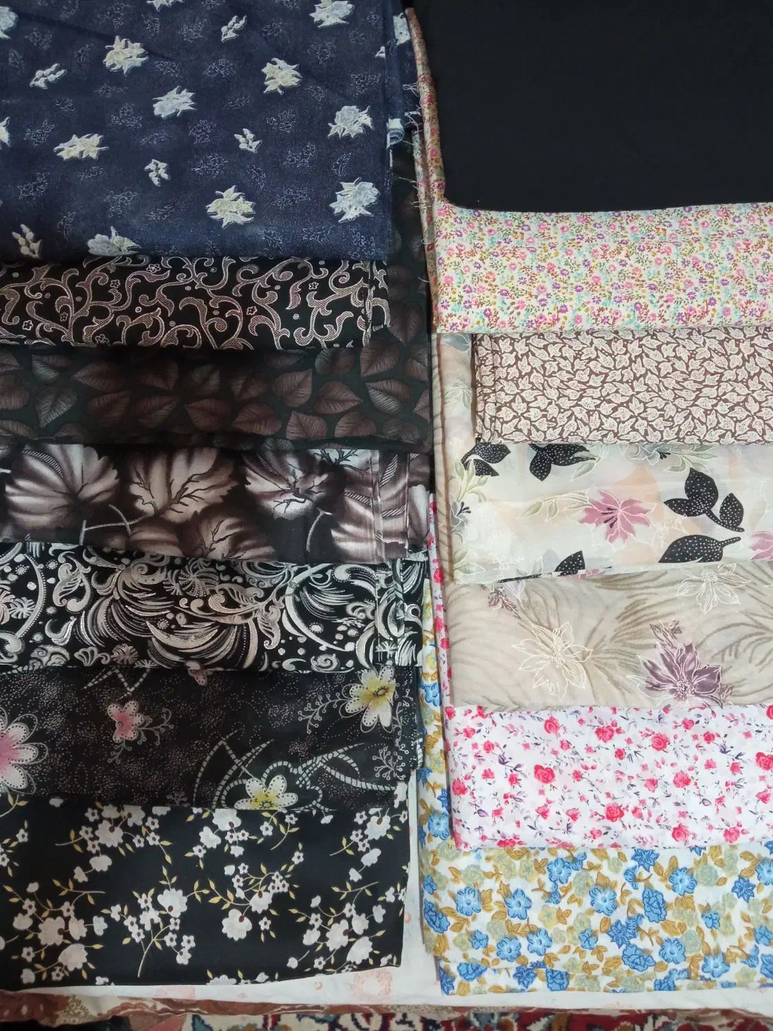 چادر و پارچه|لباس|نیشابور, هفده شهریور|دیوار