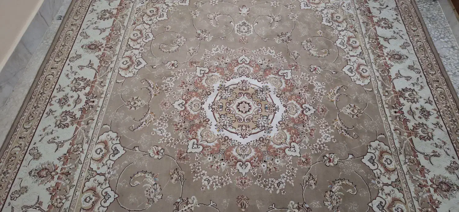 یک عدد فرش ۹ متری سالم|فرش|قدس, شهرقدس|دیوار